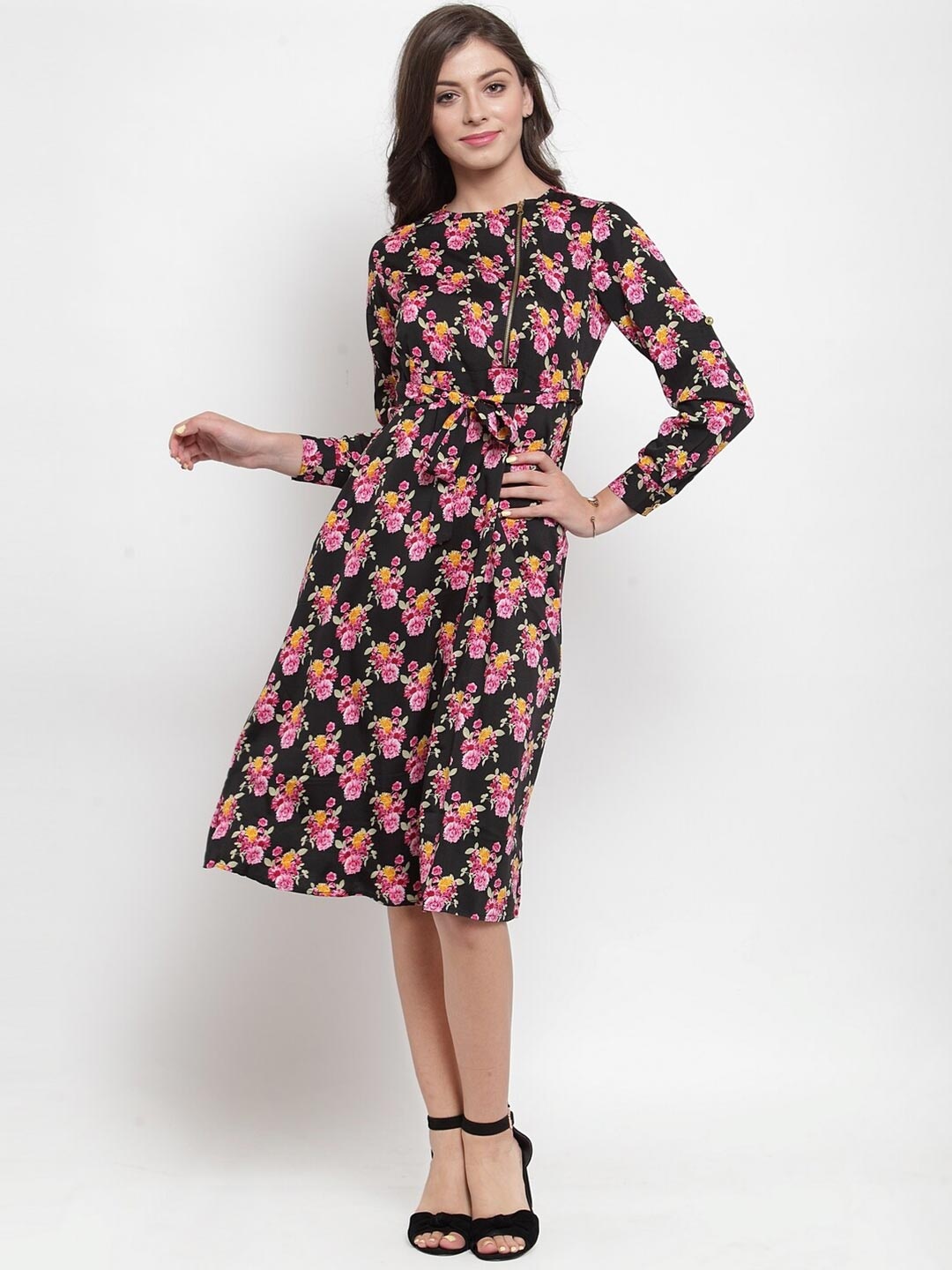 

Purple State Women Black & Pink Floral Printed Fit And Flare Dress