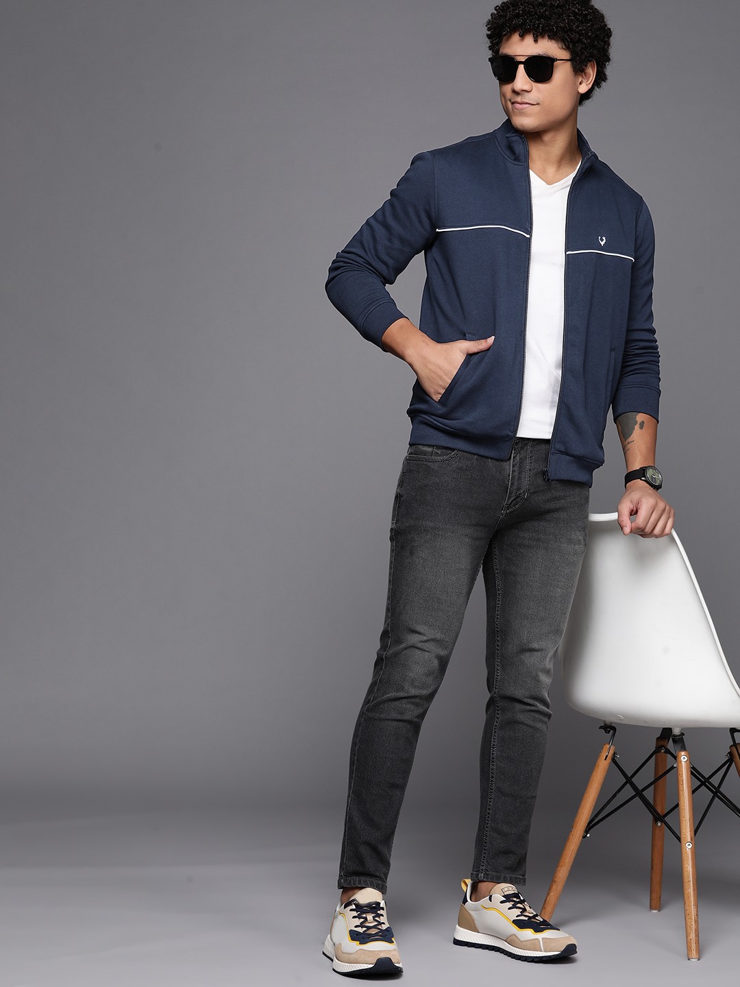 

Allen Solly Men Navy Blue Solid Front-Open Sweatshirt