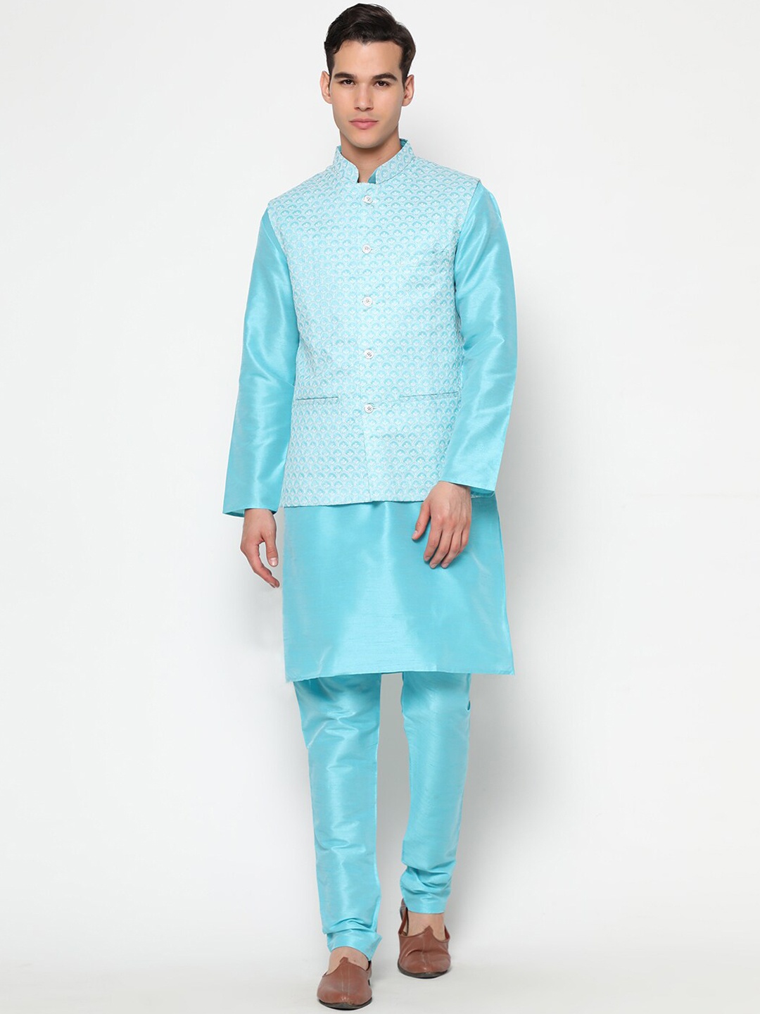 

GoStyle Men Blue Kurta with Churidar & Thread Work Nehru Jacket