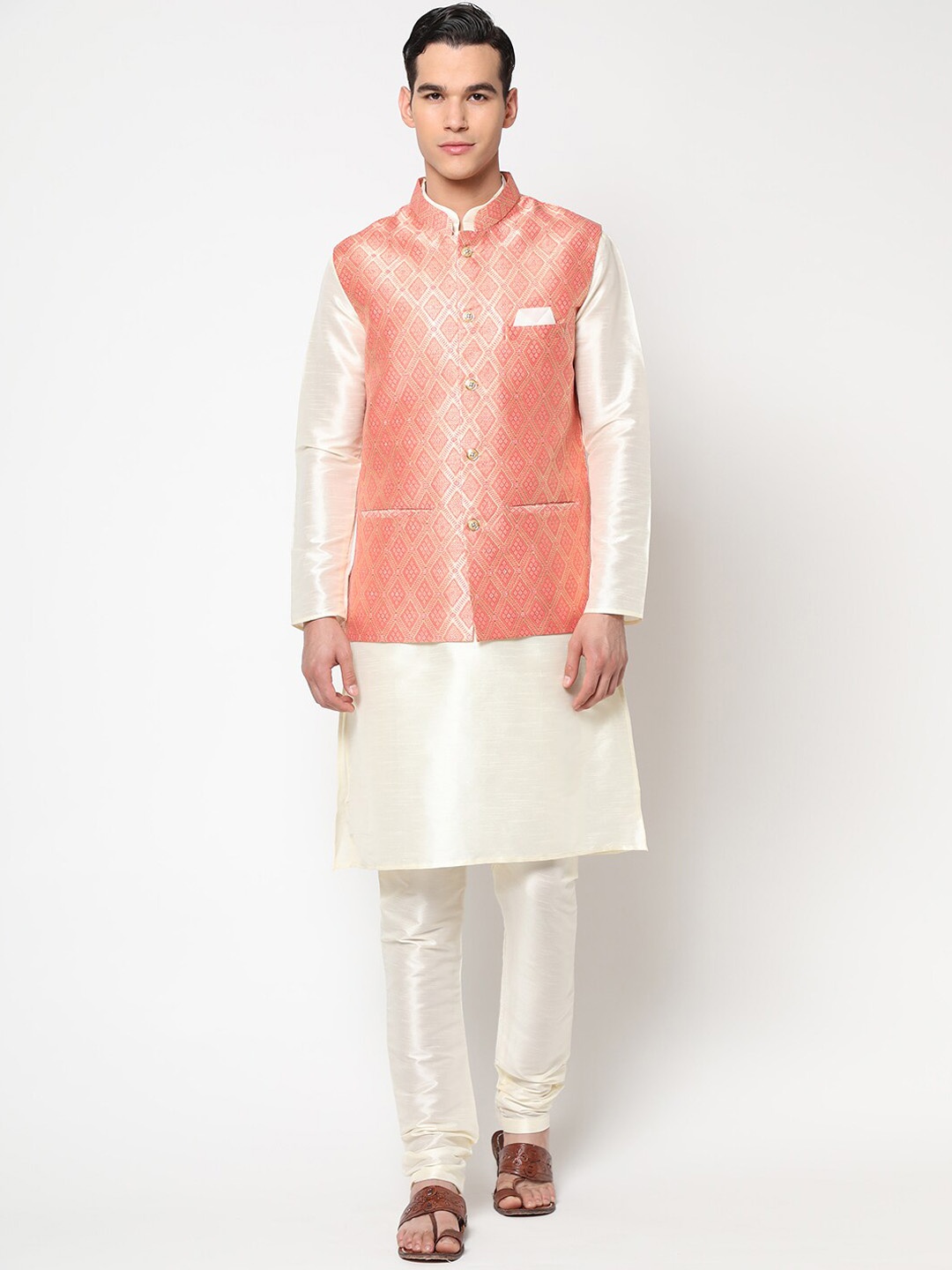 

GoStyle Men White Kurta with Pyjamas & Nehru Jacket