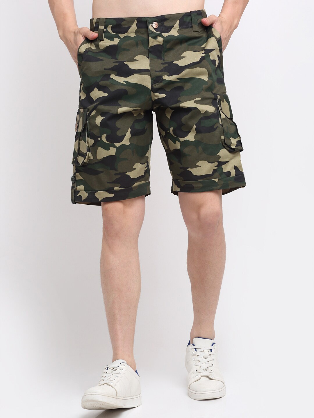 

KLOTTHE Men Green Camouflage Printed Cargo Shorts