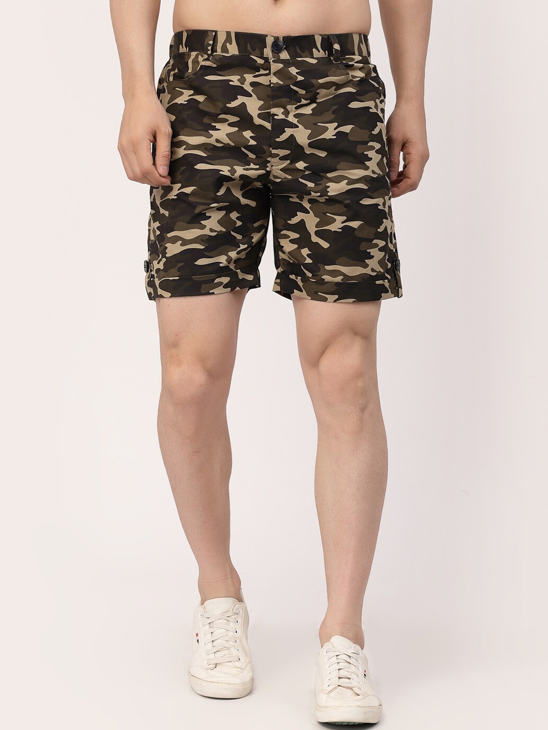 

KLOTTHE Men Green Camouflage Printed Shorts