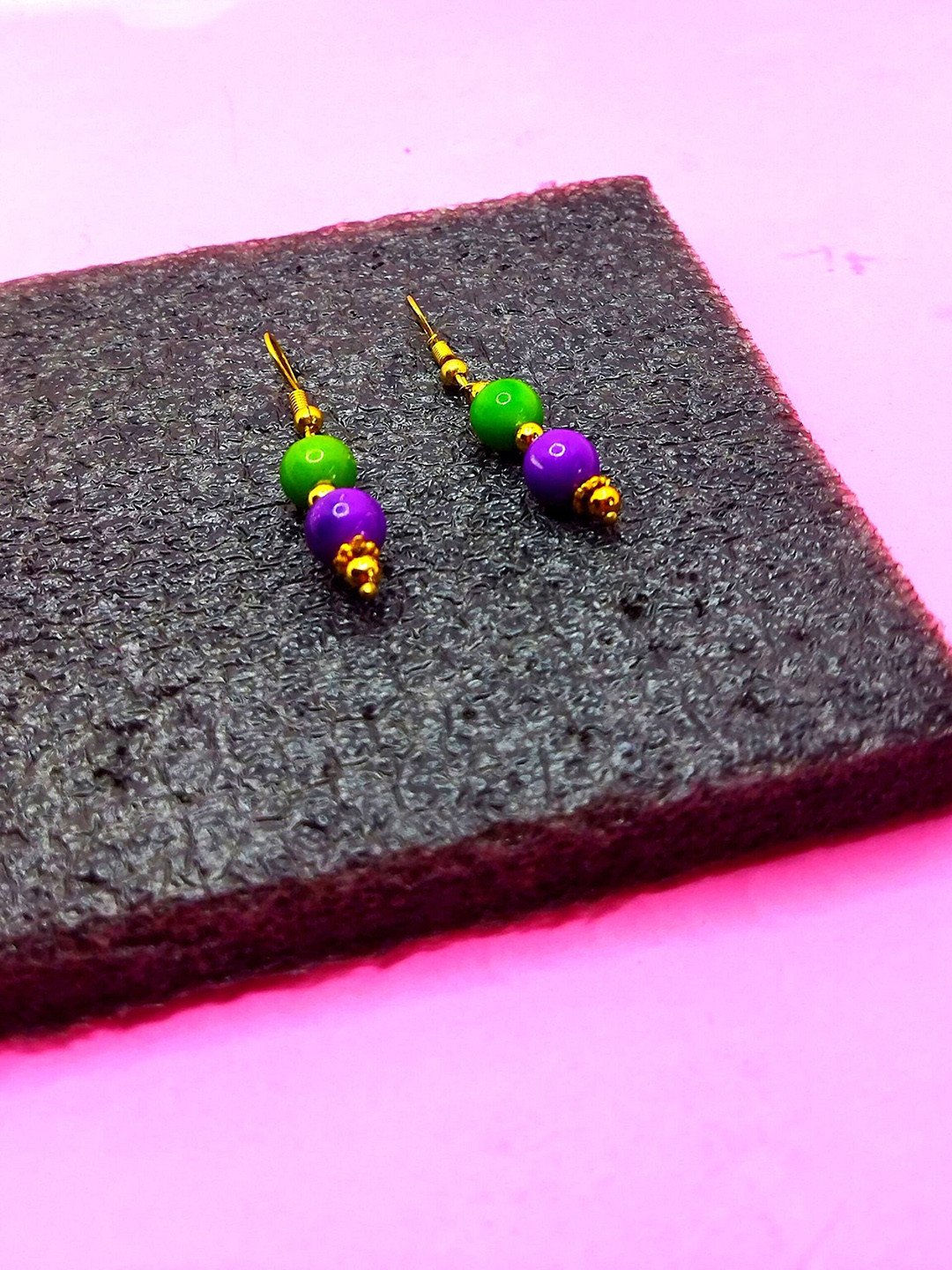 

Kshitij Jewels Women Gold-Toned & Green Circular Drop Earrings