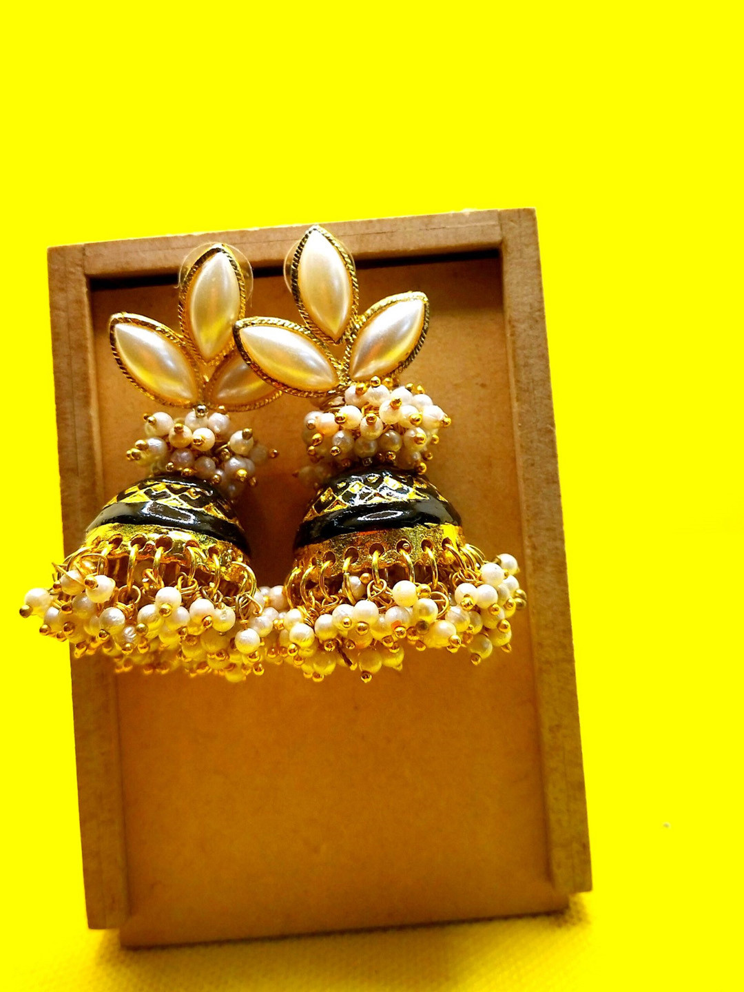 

Kshitij Jewels Women Gold-Plated & White Circular Jhumkas Earrings