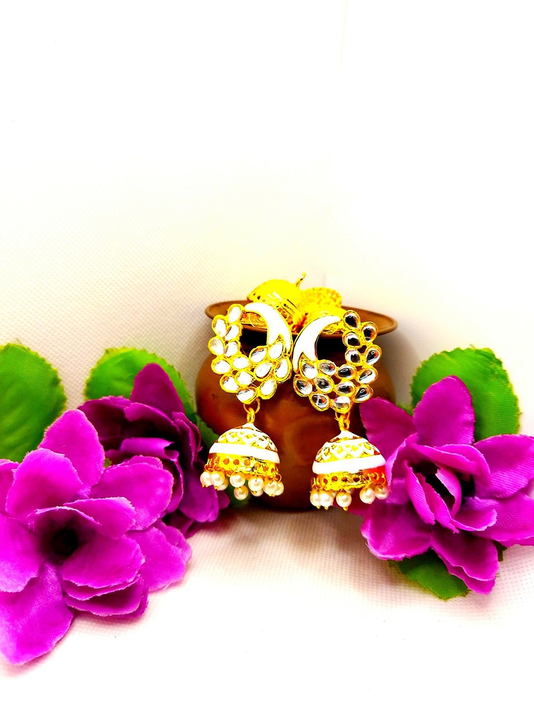 

Kshitij Jewels Women White Peacock Shaped Jhumka Earrings