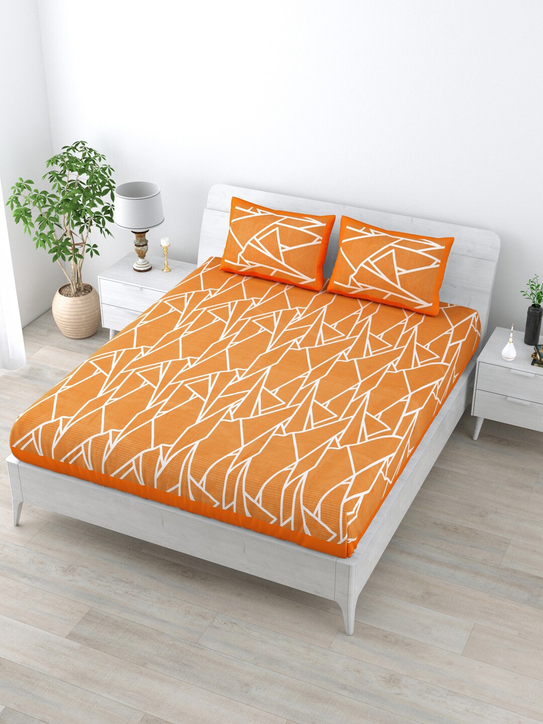 

LIVING ROOTS Orange & White Cotton 144 TC Queen Bedsheet with 2 Pillow Covers