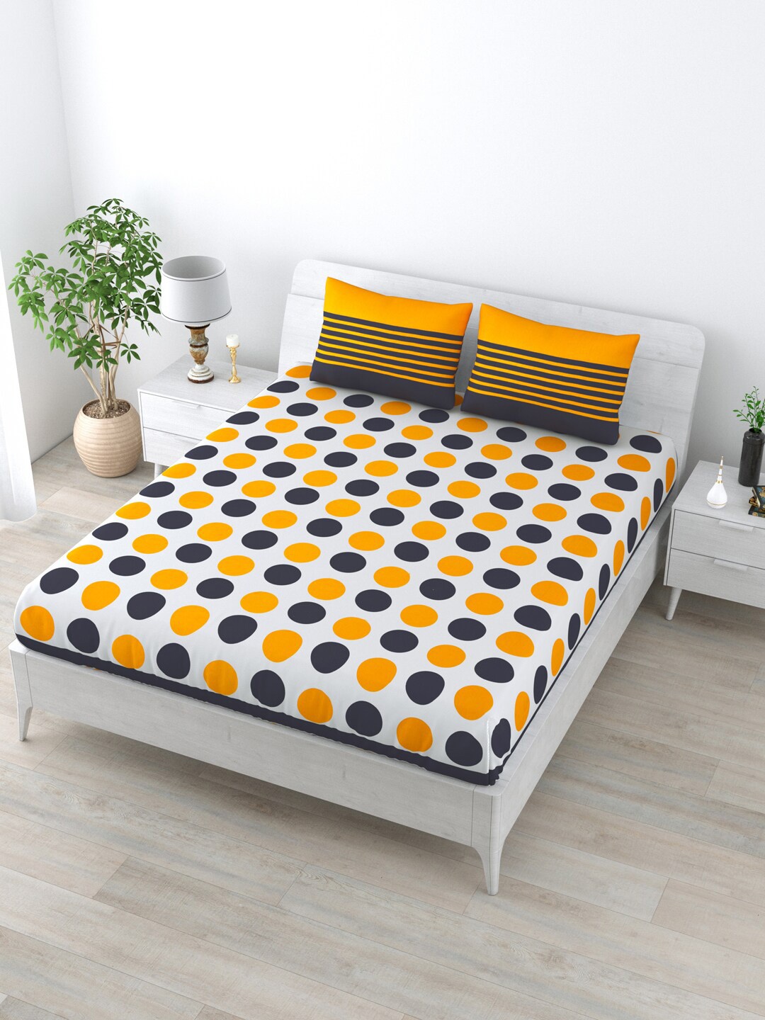 

LIVING ROOTS White & Yellow Geometric Cotton 144 TC Queen Bedsheet with 2 Pillow Covers