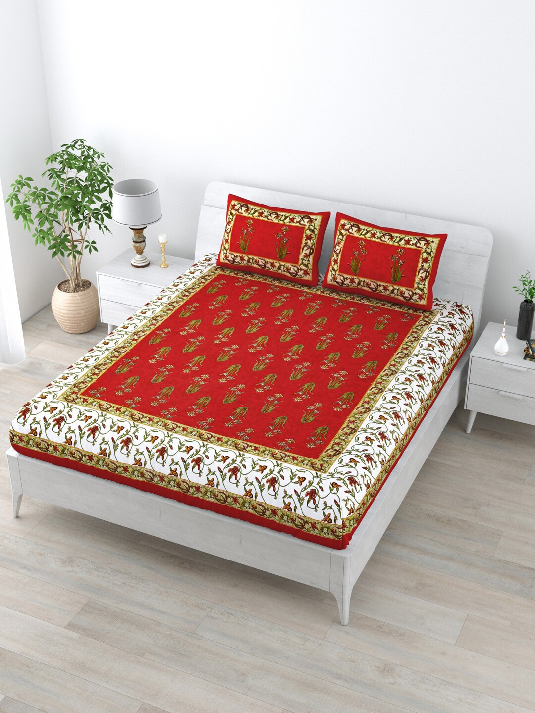 

LIVING ROOTS Red & White Floral Cotton 144 TC Queen Bedsheet with 2 Pillow Covers