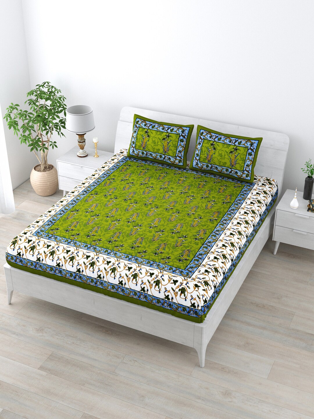 

LIVING ROOTS Green & Blue Floral Cotton 144 TC Queen Bedsheet with 2 Pillow Covers