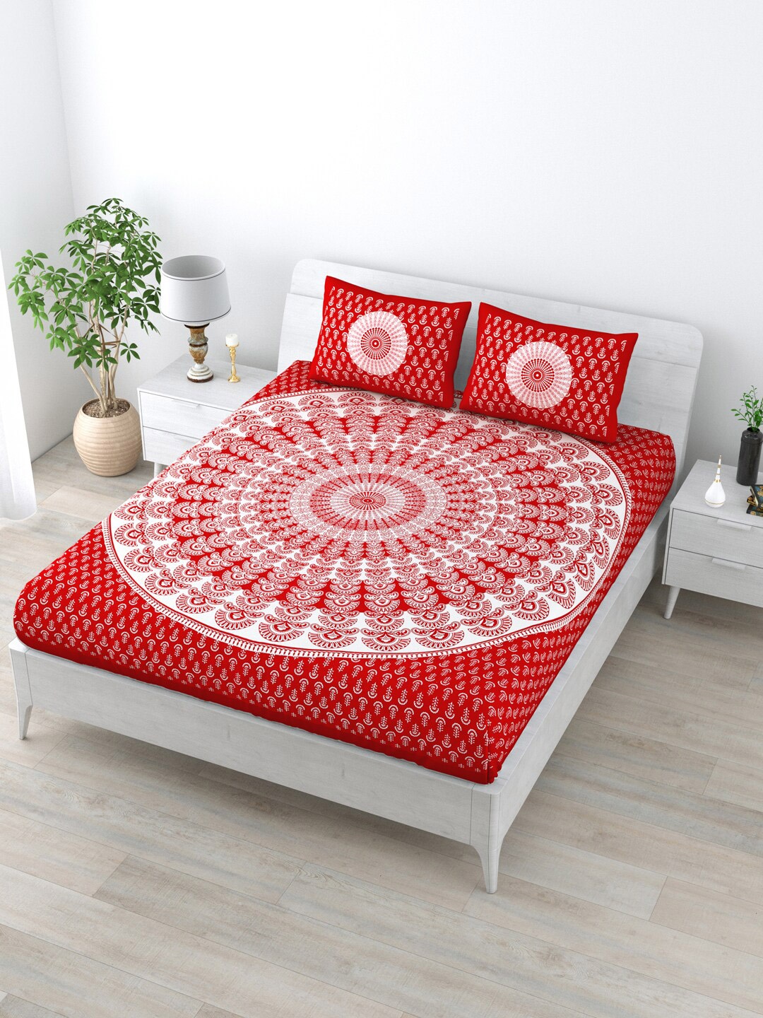 

LIVING ROOTS Red & White Ethnic Motifs Cotton 144 TC Queen Bedsheet with 2 Pillow Covers