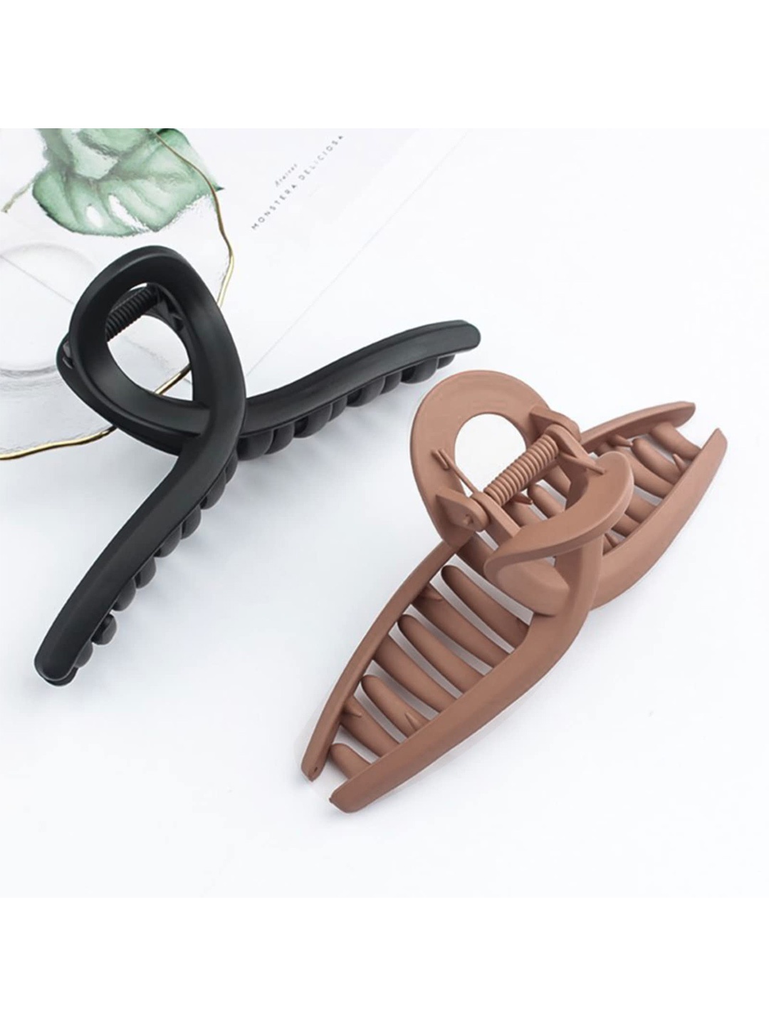 

VAGHBHATT Women Black & Pink Set of 4 Claw Clip