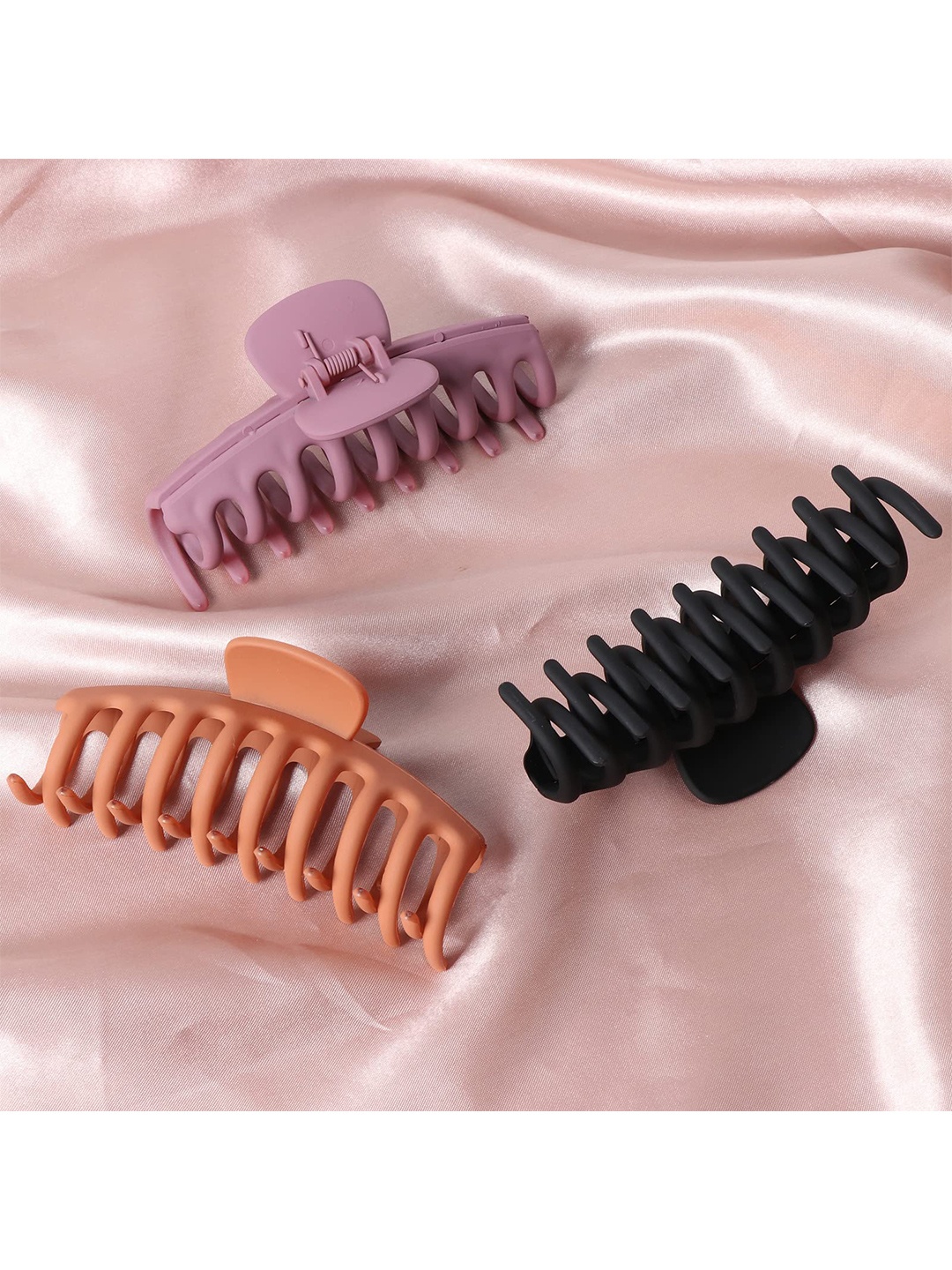 

VAGHBHATT Women Set of 3 Black & Orange Claw Clip