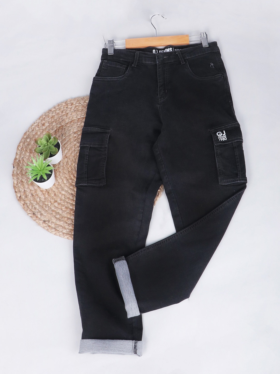 

Gini and Jony Boys Black Solid Jeans