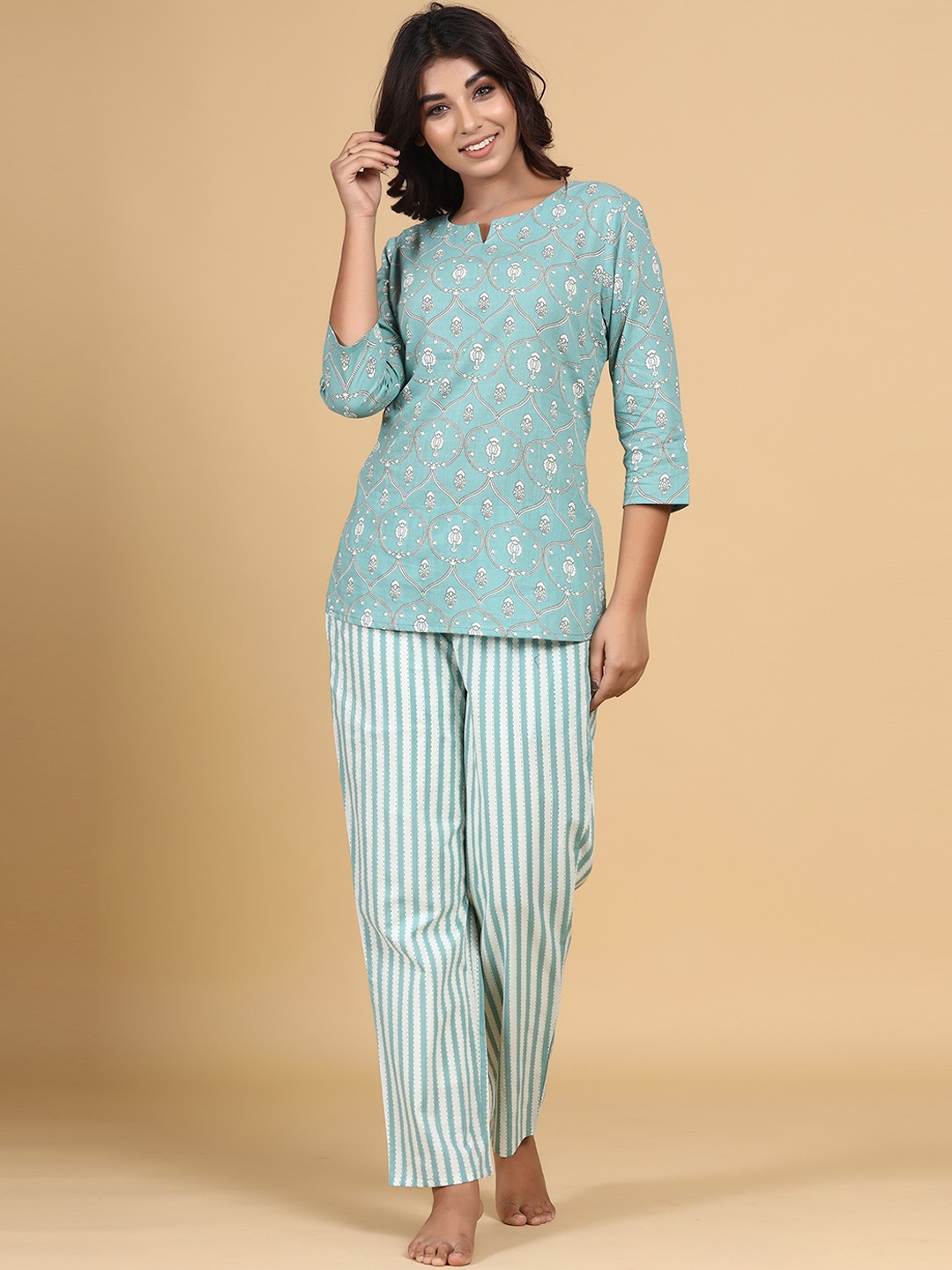 

mirari Women Turquoise Blue & White Printed Night suit