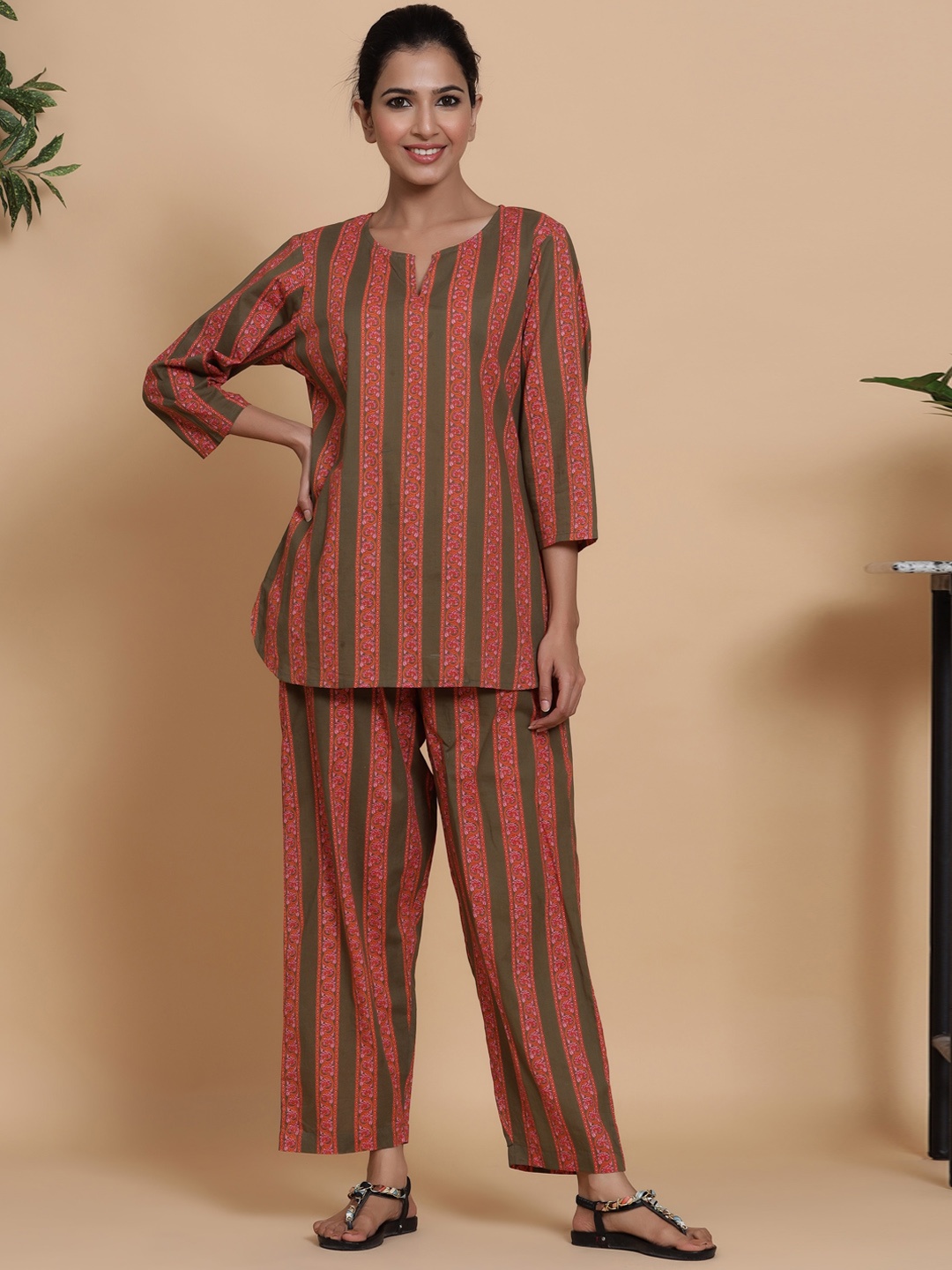 

mirari Women Pink & Green Printed Cotton Night suit