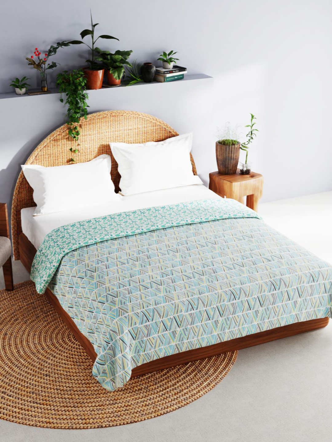 

BIANCA Blue & Green Geometric AC Room 120 GSM Double Bed Dohar