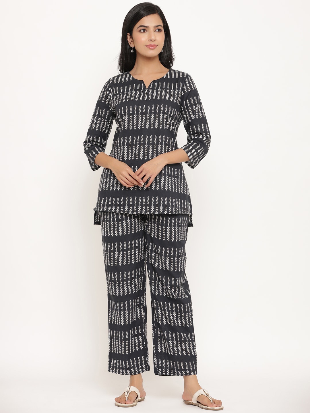 

mirari Women Grey & White Printed Pure Cotton Night suit MI01-KPS-0399-XS