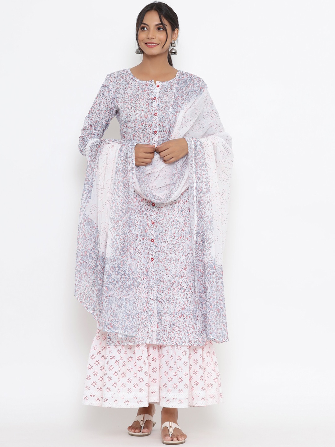 

mirari Women White Floral Printed Pure Cotton Kurta with Sharara & With Dupatta