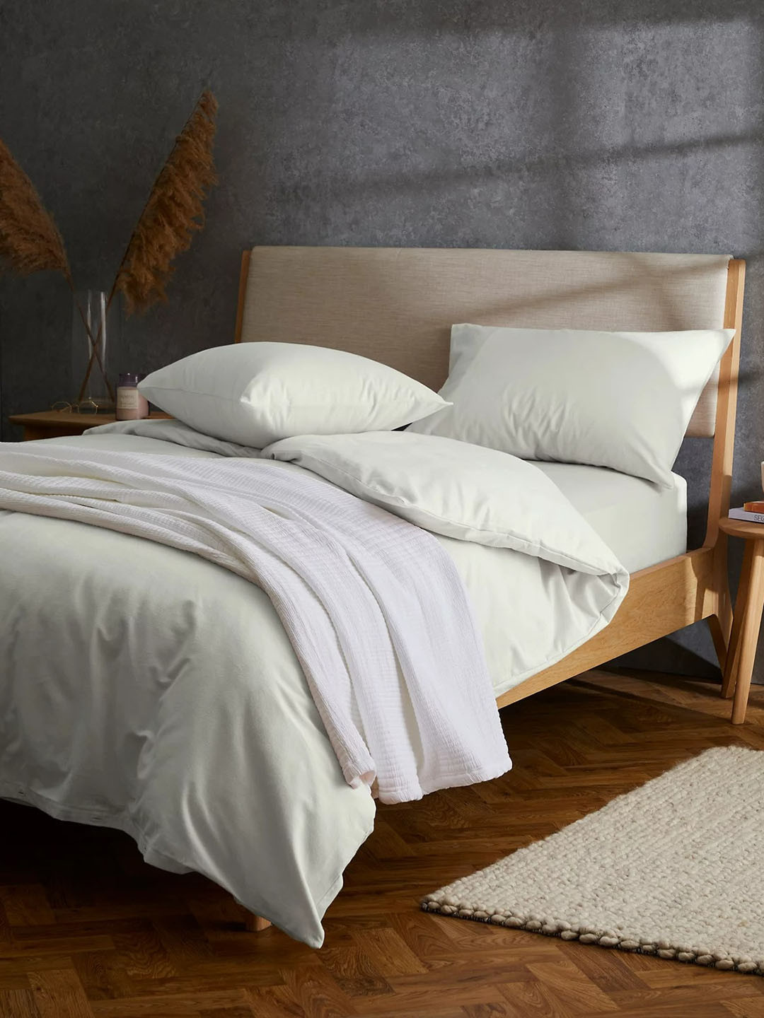 

Marks & Spencer Set of 2 White Solid Pure Cotton Pillow Covers