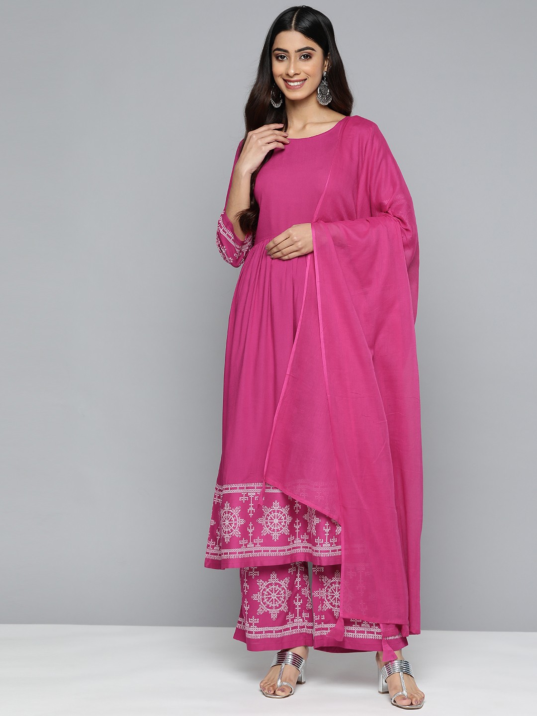 

HERE&NOW Women Ethnic Motifs Yoke Design Pleated Kurta with Palazzos & Dupatta, Fuchsia