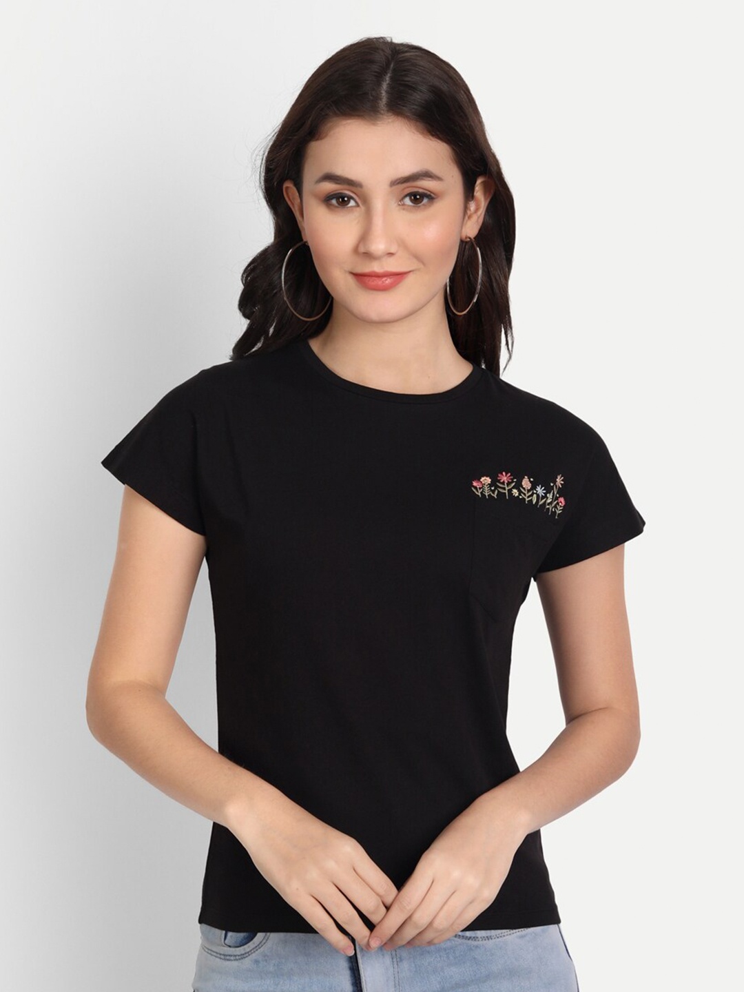 

Sttavoss Women Black Slim Fit Pure Cotton T-shirt