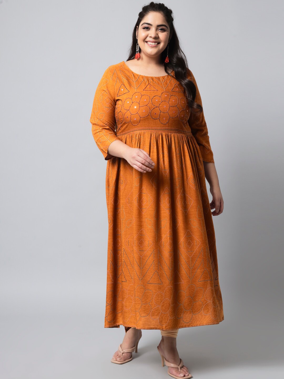

Nehamta Women Mustard Yellow Geometric Printed Kurta