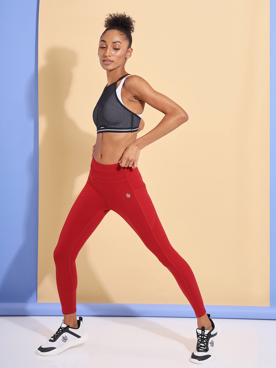 

Cultsport Women Absolute Fit Essential Tights With Pocket, Red