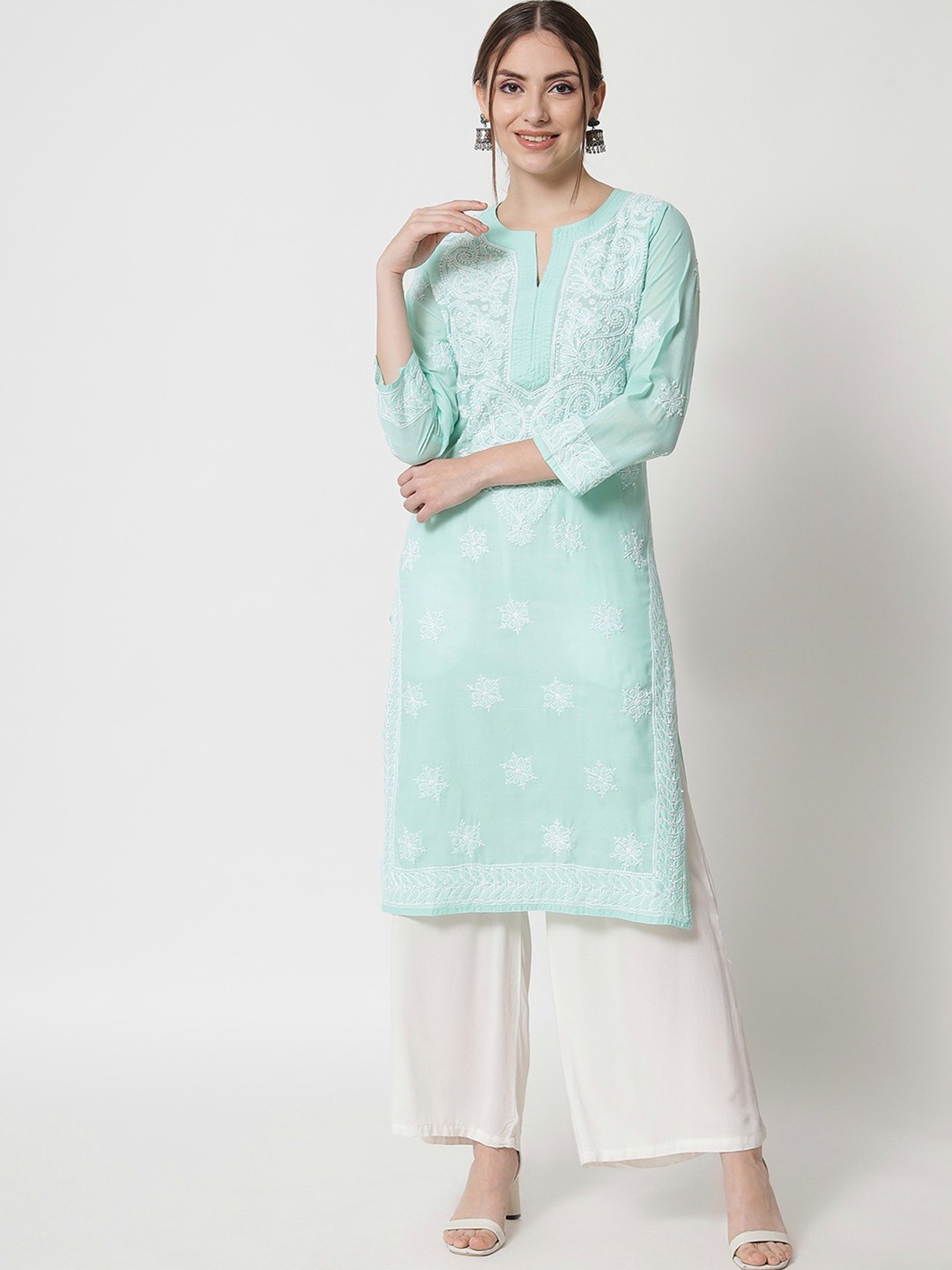 

PARAMOUNT CHIKAN Women Green Floral Hand Embroidered Cotton Chikankari Kurta