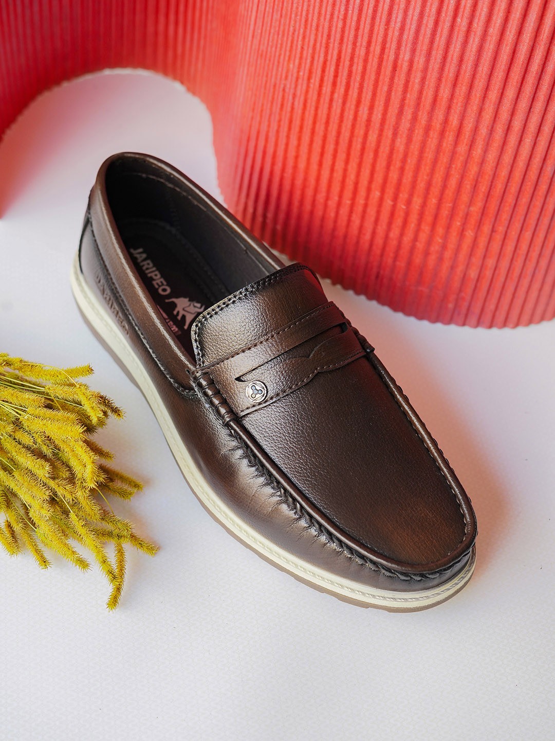 

Buckaroo Men Brown Solid Leather Loafers