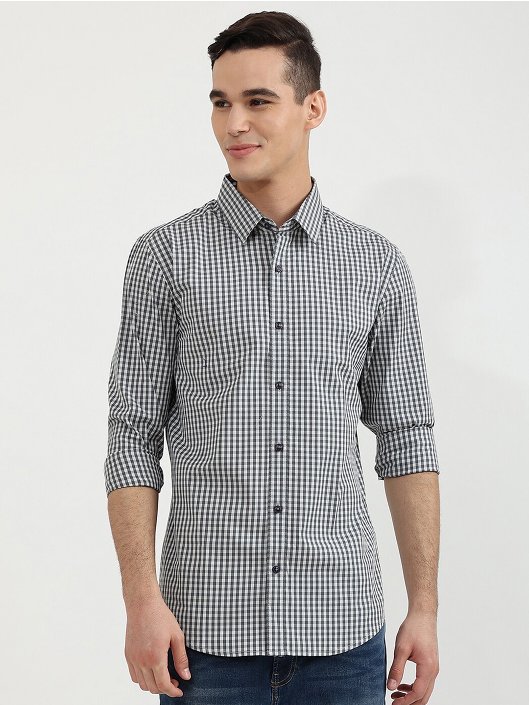 

United Colors of Benetton Men Grey Slim Fit Gingham Checks Casual Shirt