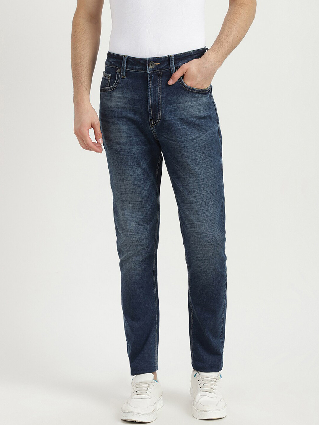 

United Colors of Benetton Men Blue Solid Cotton Slim Fit Light Fade Jeans