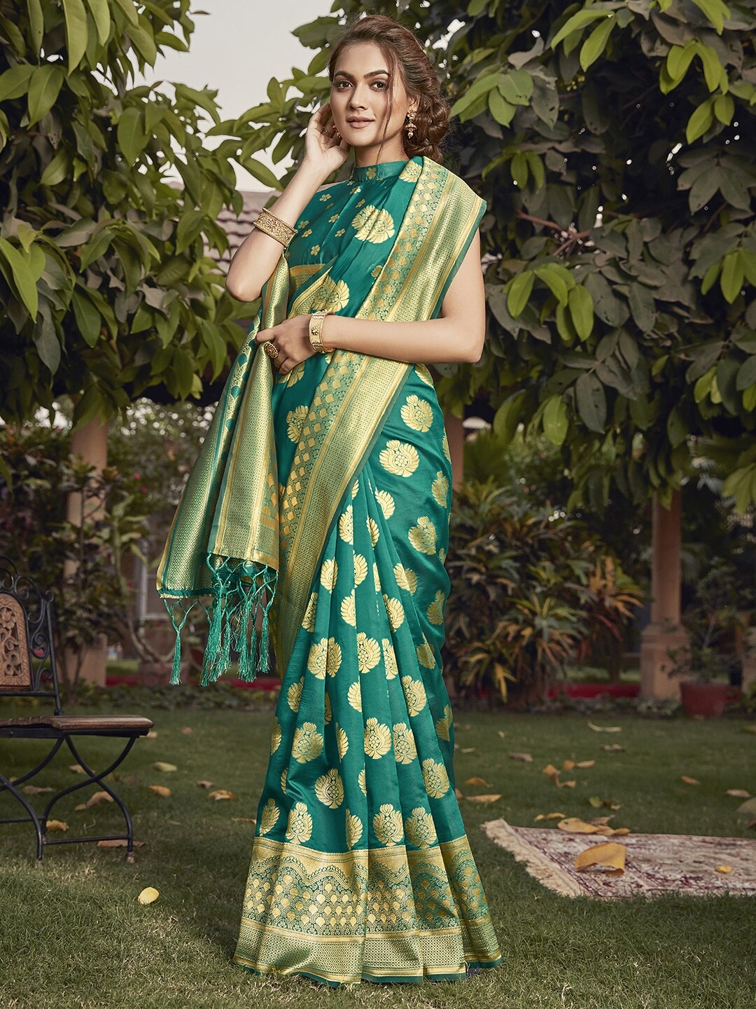 

Saree mall Sea Green & Gold-Toned Woven Design Zari Silk Blend Bagh Sarees