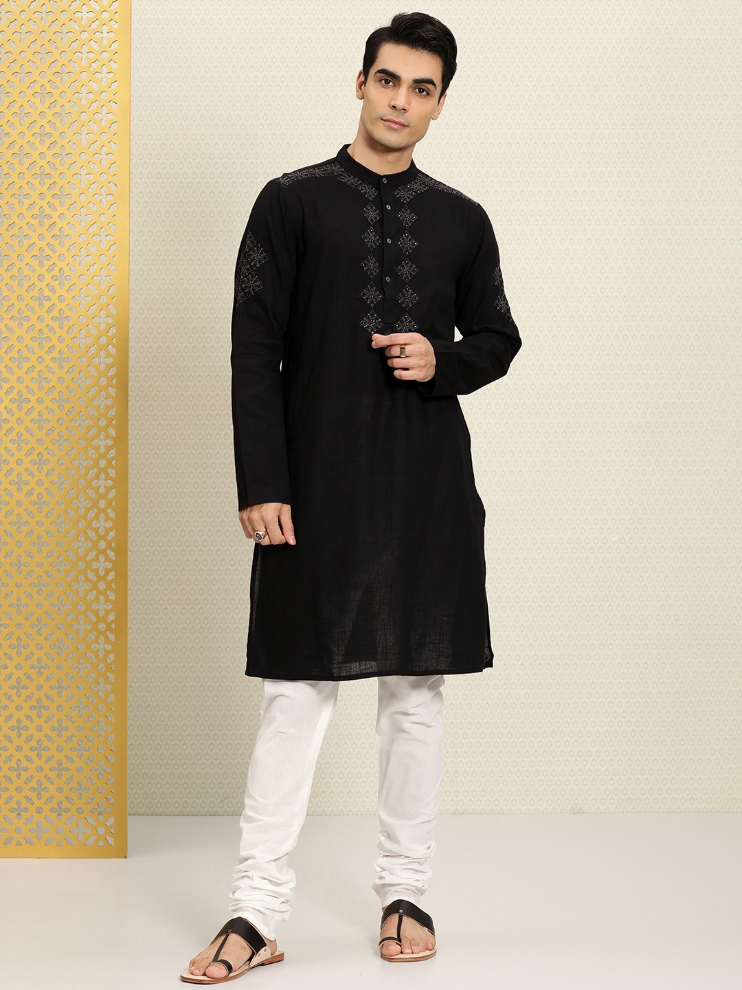 

House of Pataudi Men Black Pure Cotton Chikankari Rozana Kurta with Churidar