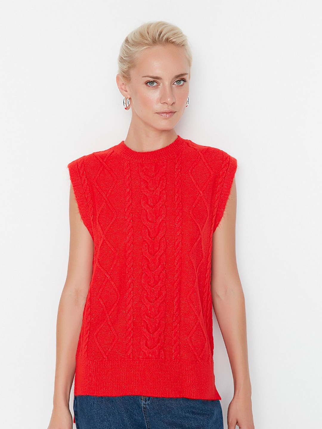 

Trendyol Women Red Sweater Vest