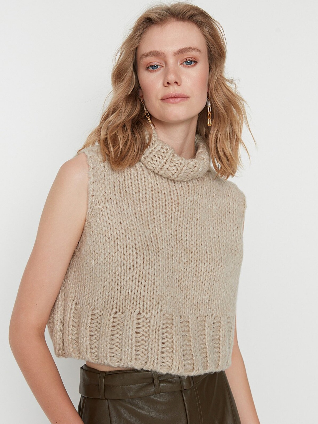 

Trendyol Women Grey Ribbed Crop Pullover
