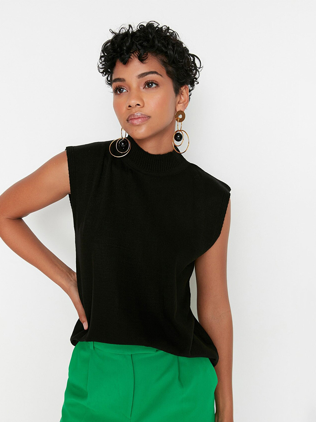 

Trendyol Women Black Sweater Vest