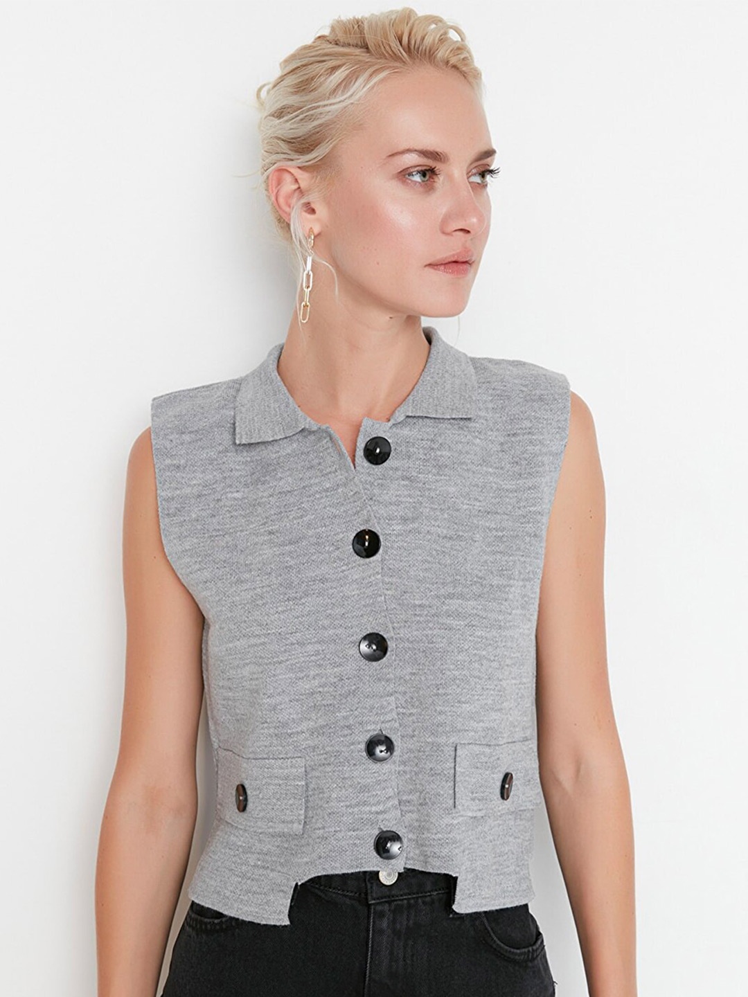 

Trendyol Women Grey & Black Cardigan