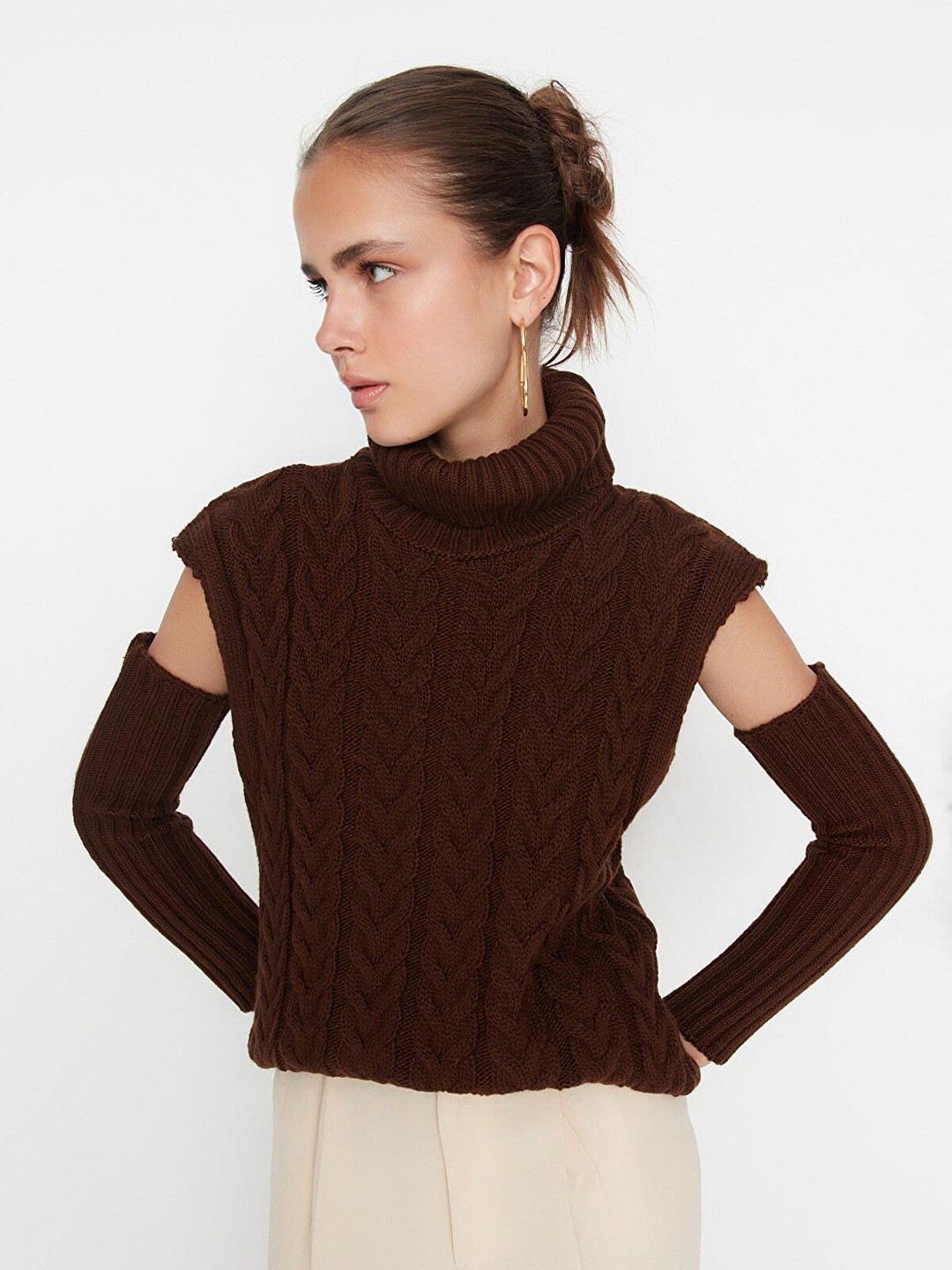 

Trendyol Women Brown Cable Knit Acrylic Pullover