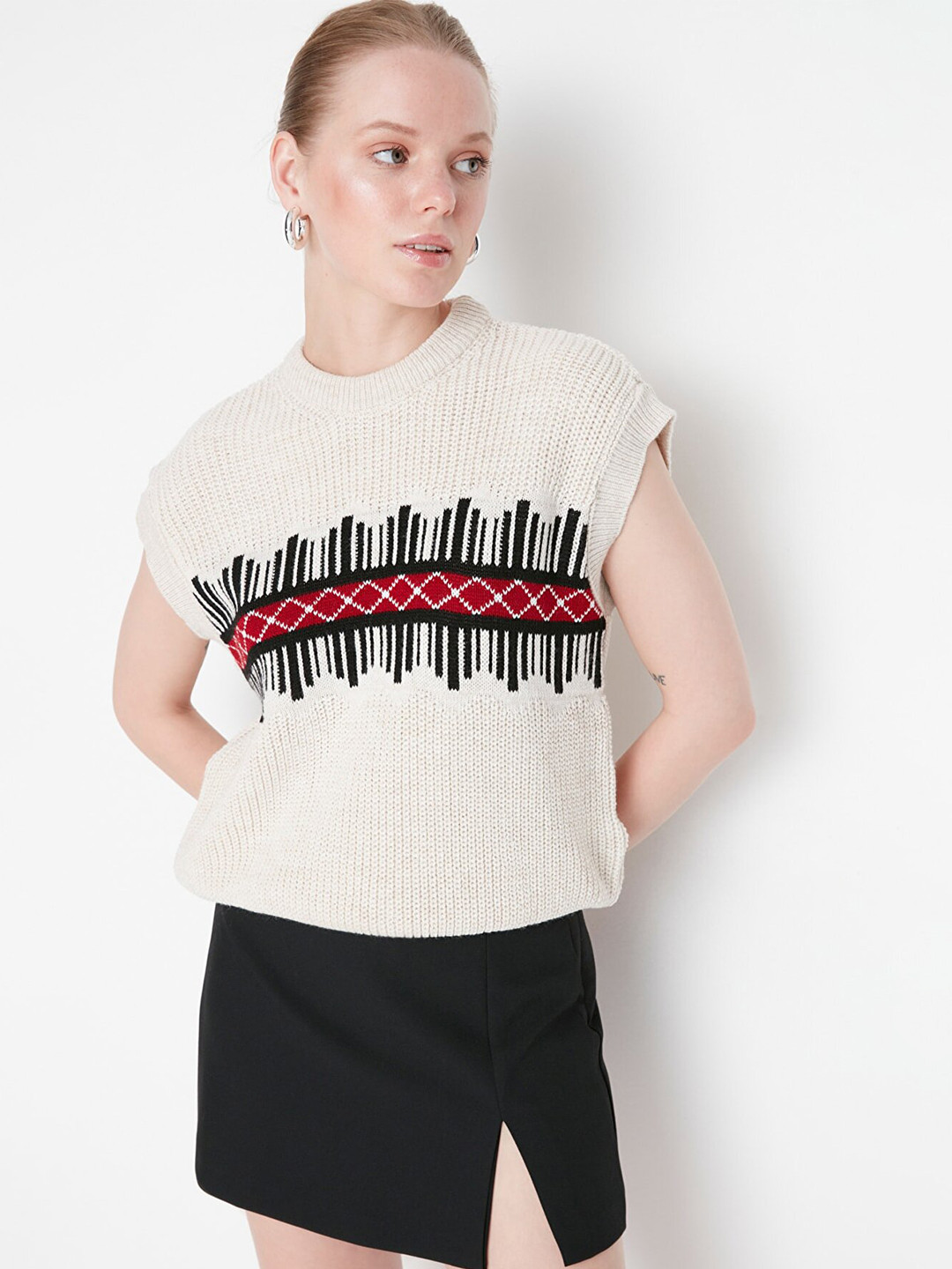 

Trendyol Women Grey & Black Printed Sweater Vest