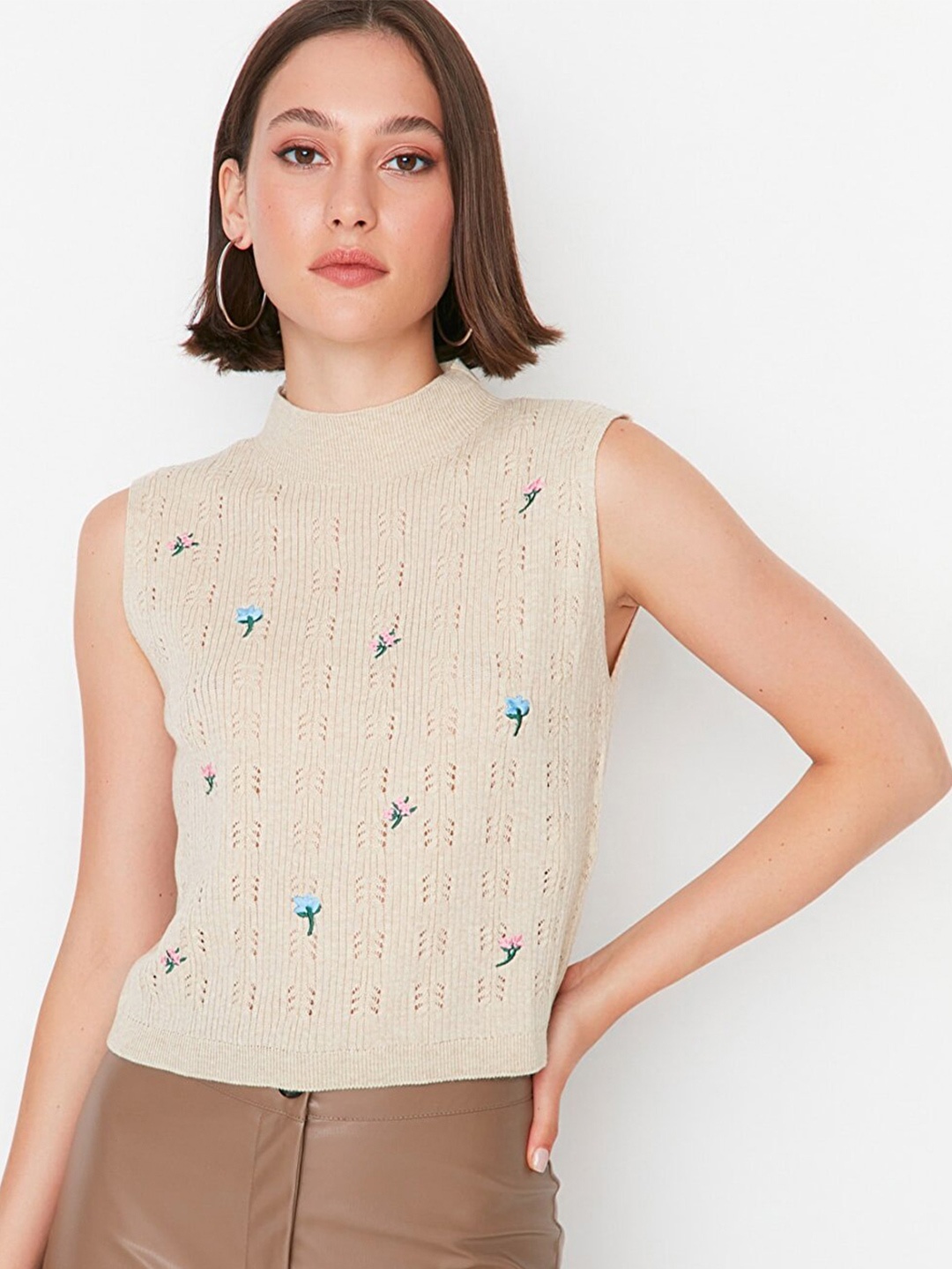 

Trendyol Women Beige & Blue Floral Sweater Vest