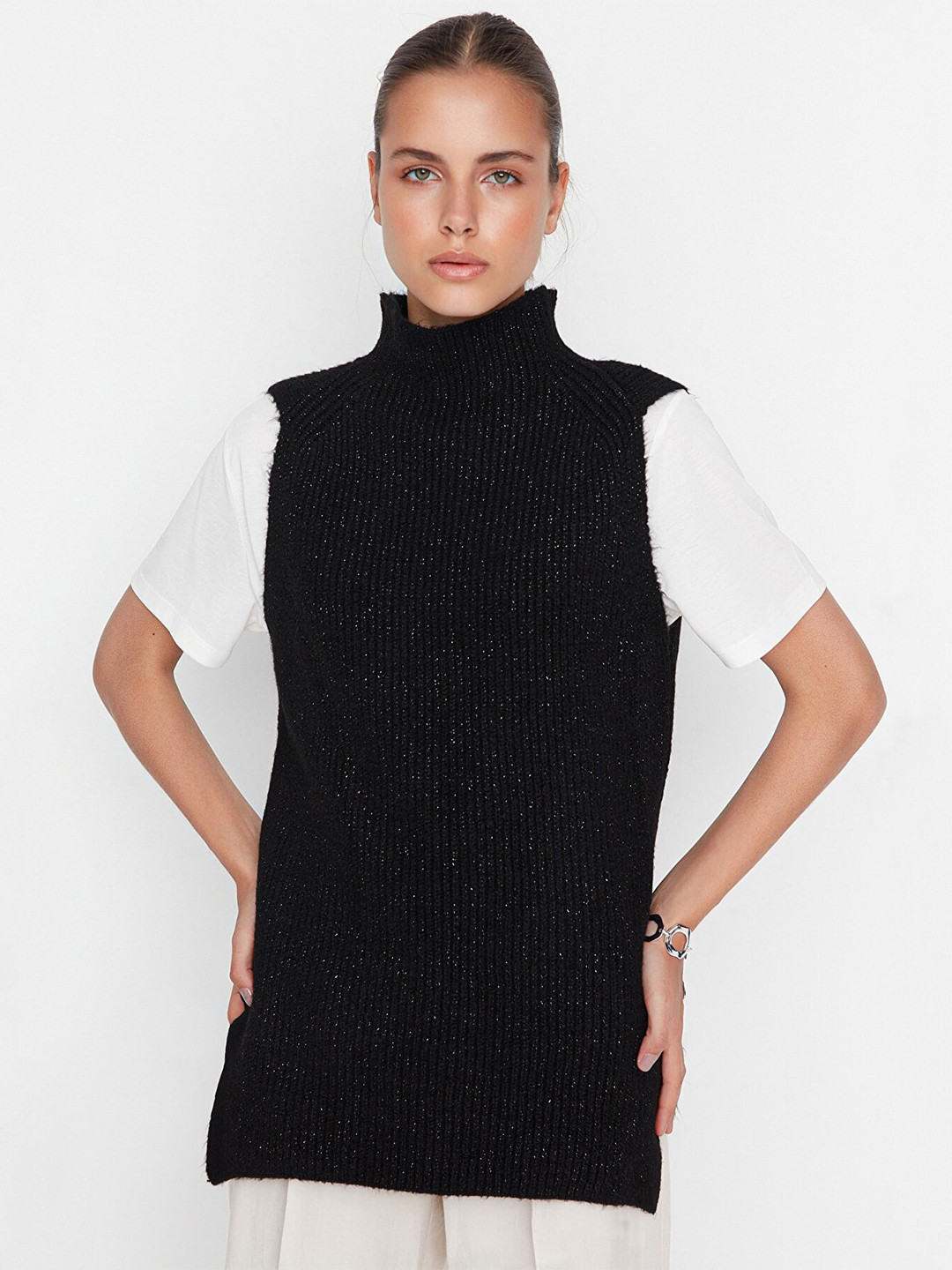 

Trendyol Women Black Ribbed Longline Sweater Vest