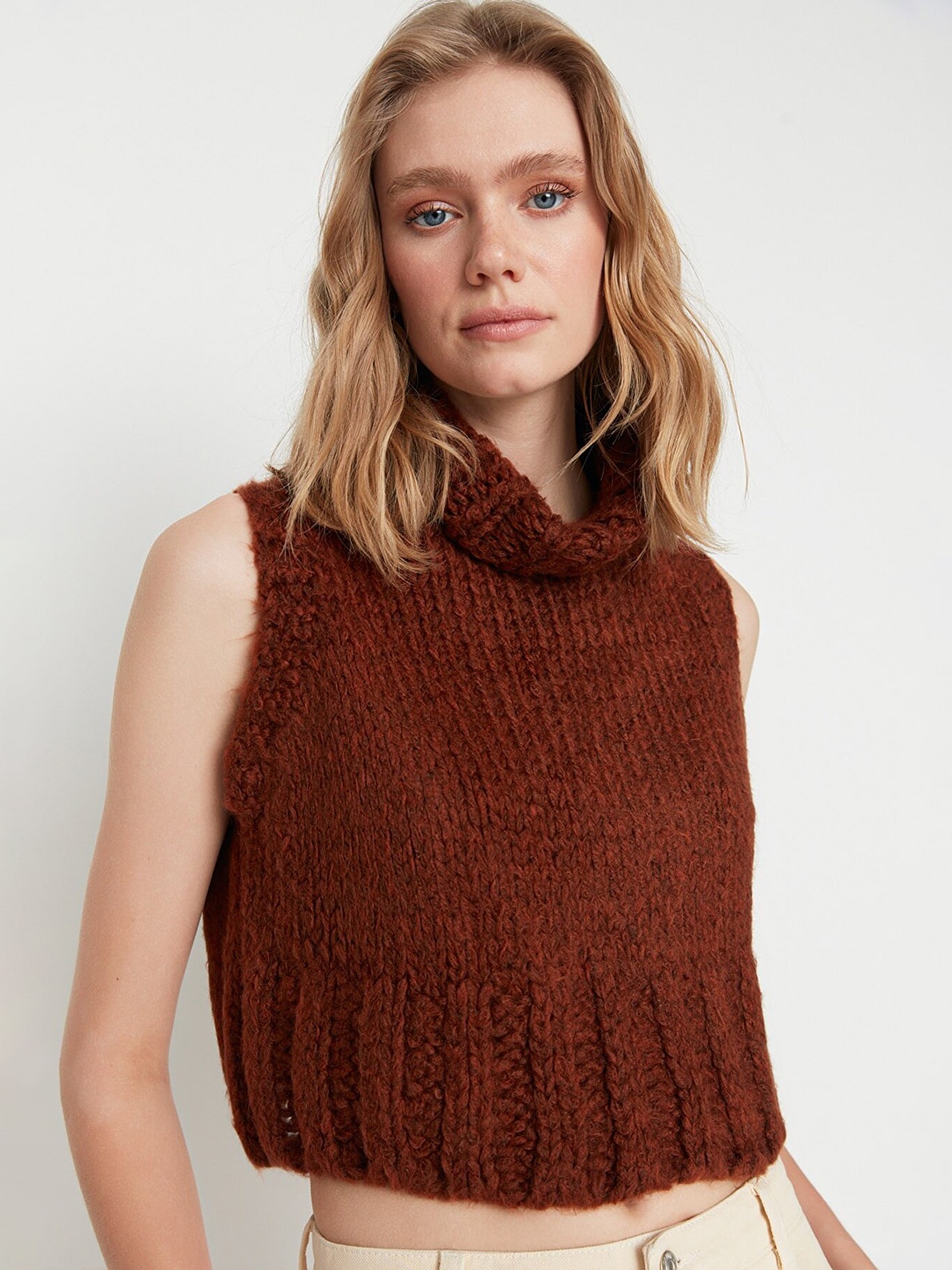 

Trendyol Women Brown Sweater Vest
