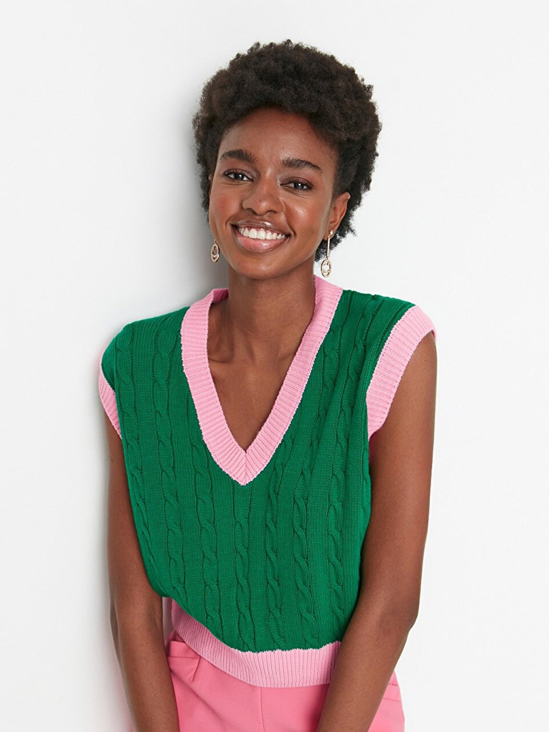 

Trendyol Women Green & Pink Cable Knit Sweater Vest