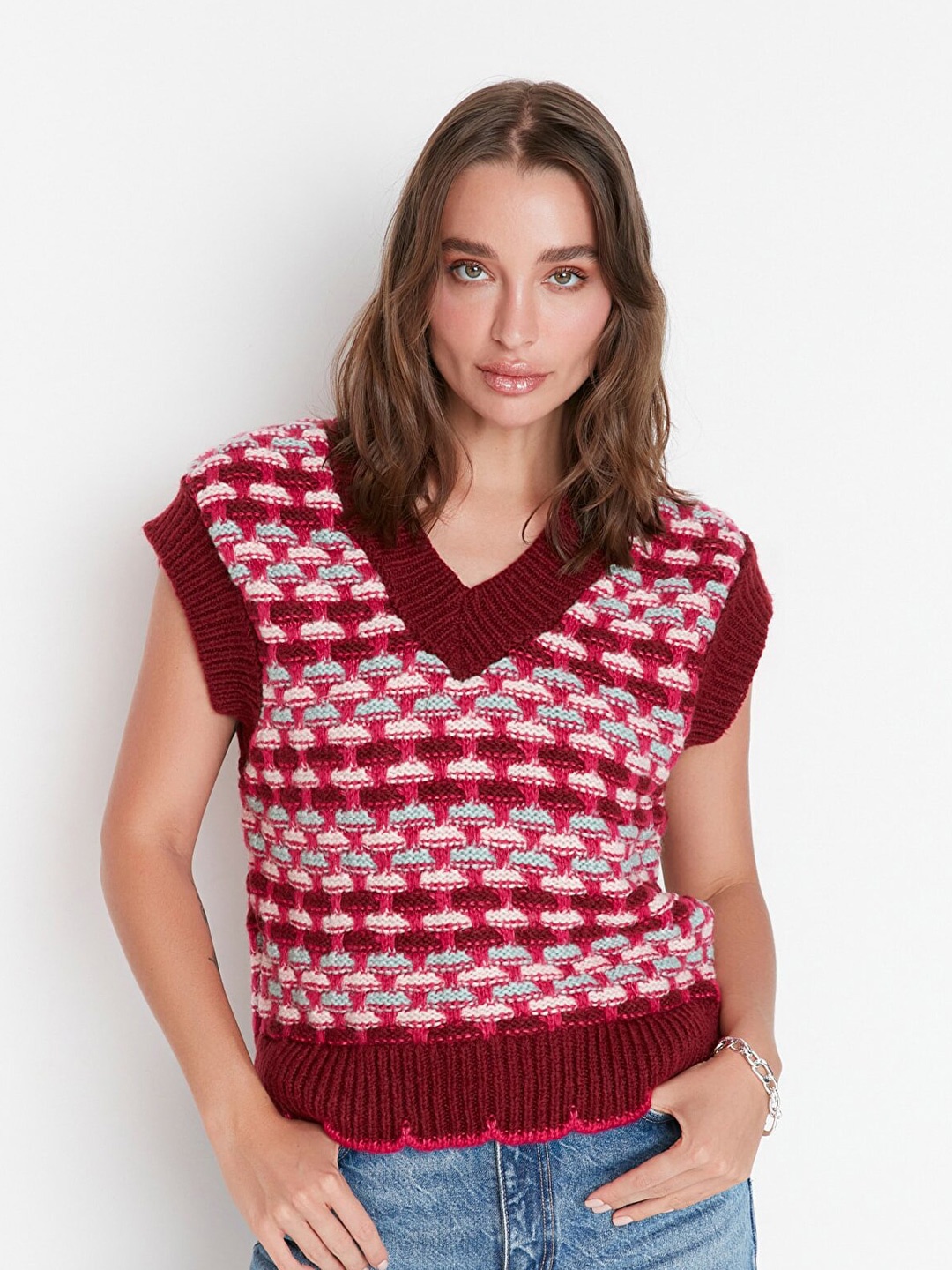 

Trendyol Women Burgundy & Cream-Coloured Sweater Vest