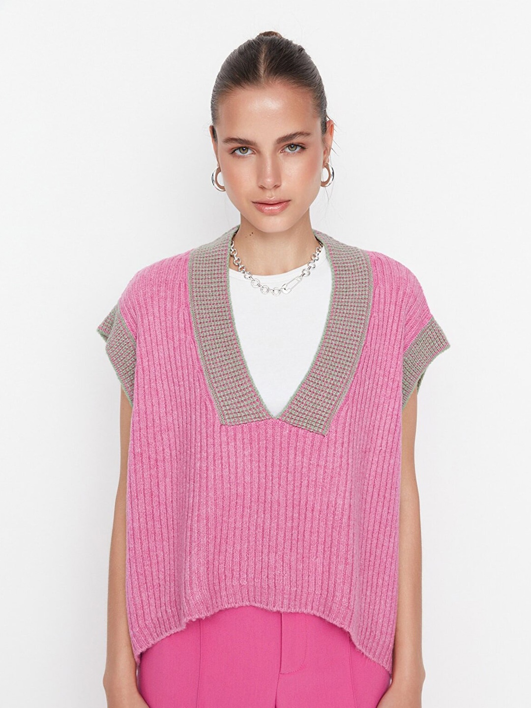 

Trendyol Women Pink & Green Cable Knit Colourblocked Crop Pullover