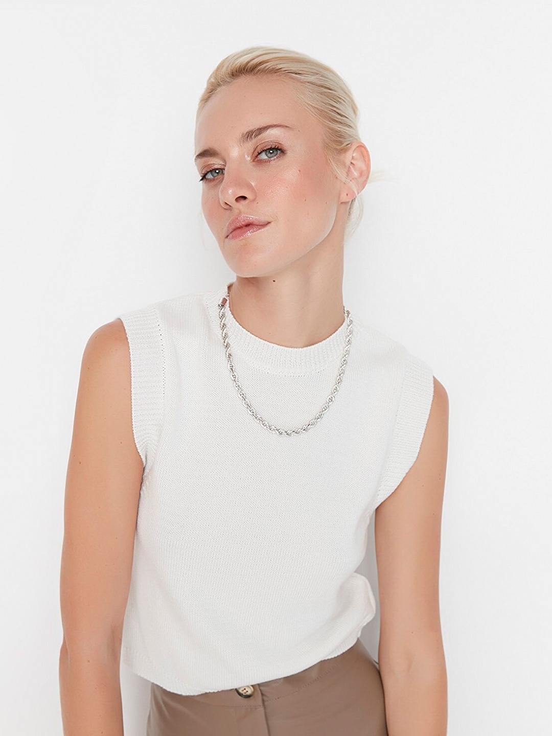 

Trendyol Women Off White Sweater Vest