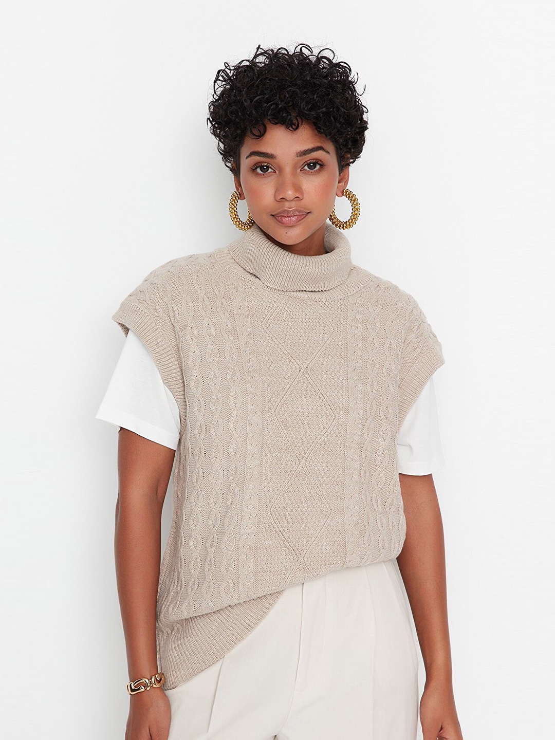 

Trendyol Women Beige Cable Knit Longline Sweater Vest