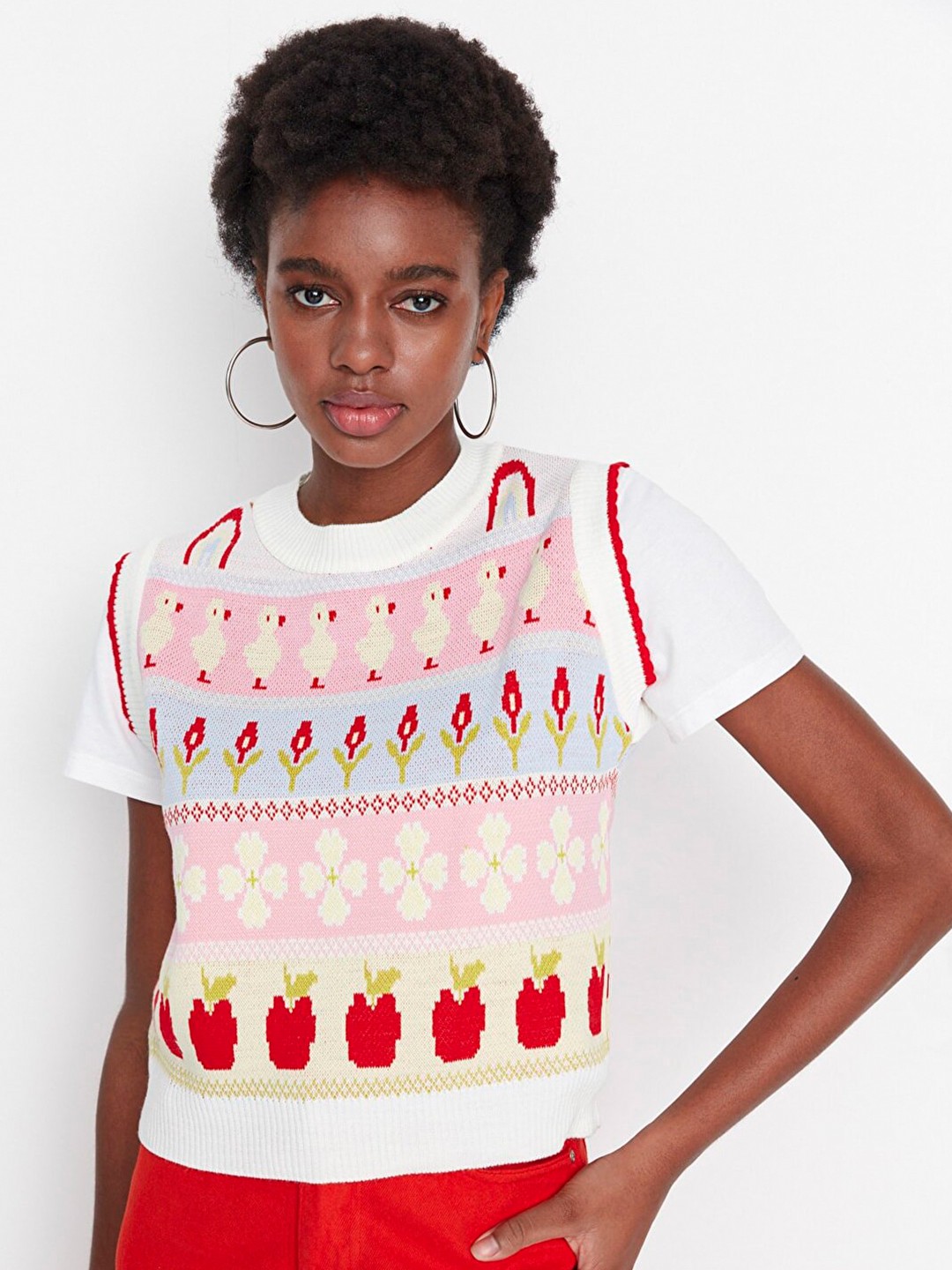 

Trendyol Women Off White & Pink Floral Pullover