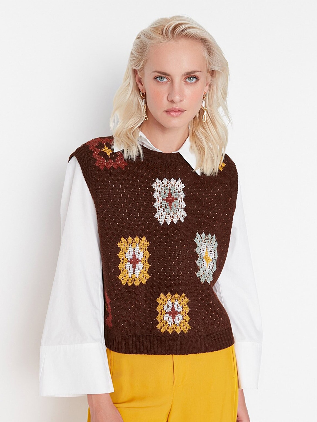 

Trendyol Women Brown & Yellow Printed Sweater Vest