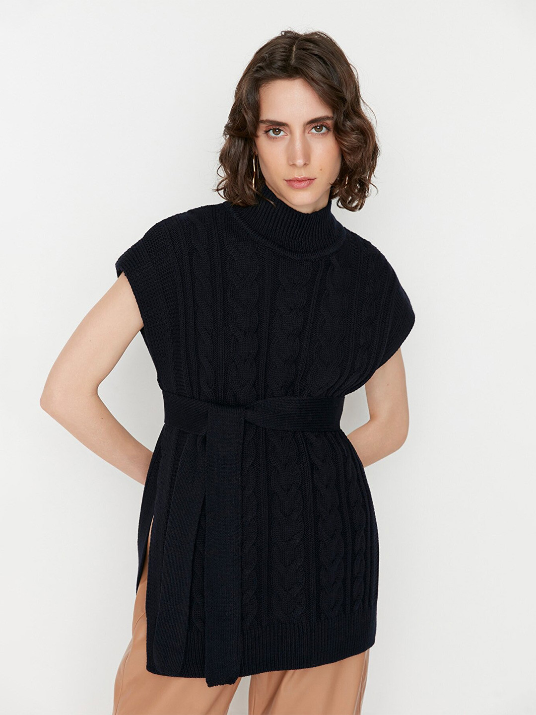 

Trendyol Women Black Cable Knit Longline Pullover